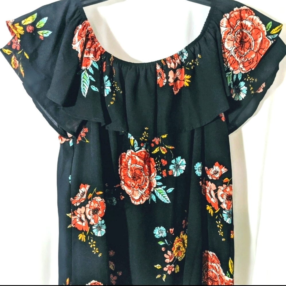 🏵️NEW🏵️ Floral Blouse